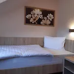 汽车旅馆 Katalin & Restaurant