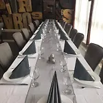 Katalin & Restaurant 汽车旅馆