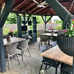 汽车旅馆 Katalin & Restaurant 2*