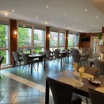 Katalin & Restaurant 2*
