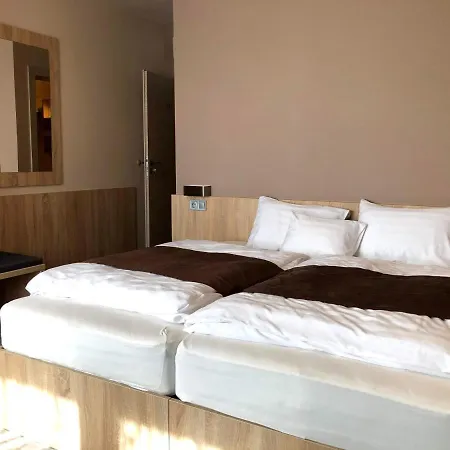 Katalin & Etterem Motel