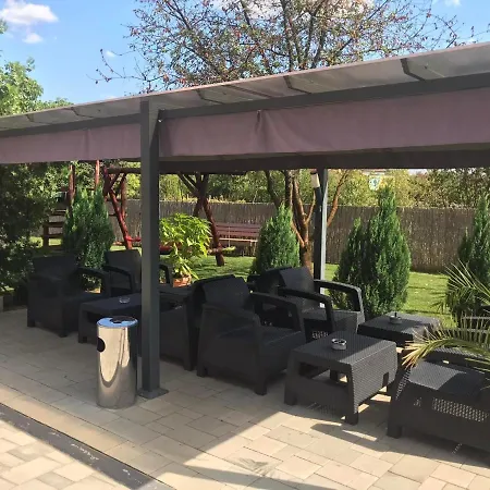 Katalin & Etterem Motel