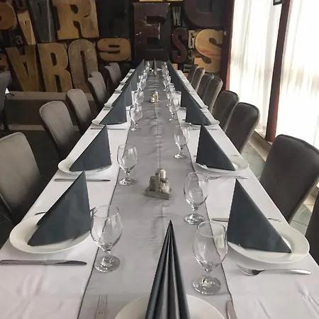 Katalin & Etterem Motel