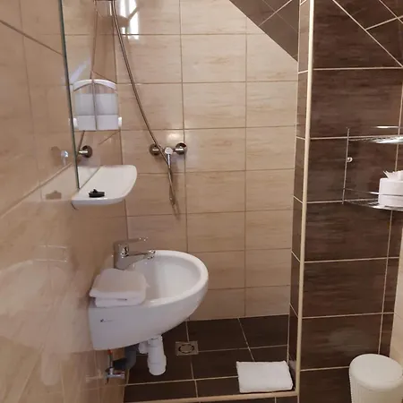 Katalin & Etterem 2*