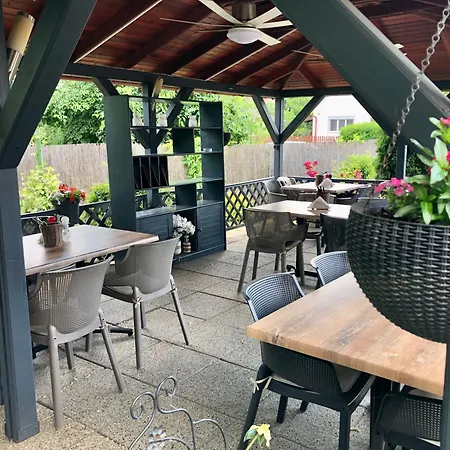 Motel Katalin & Restaurant 2*
