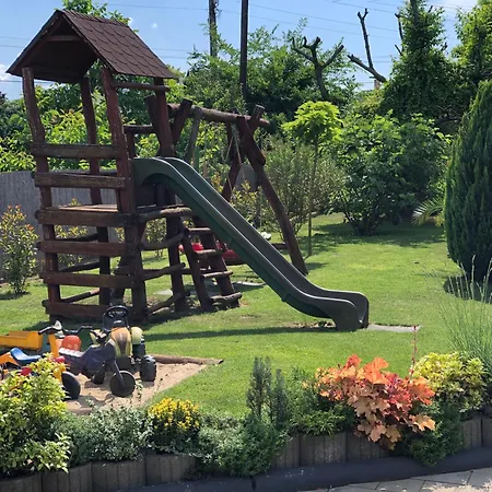 Katalin & Etterem Motel 2*