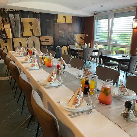 Katalin & Restaurant Motel 2*
