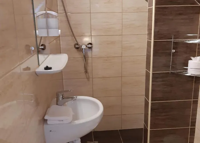 Katalin & Restaurant 2*