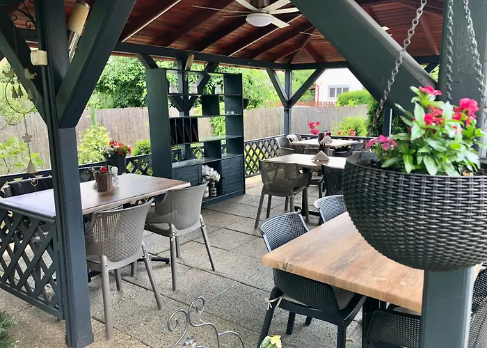 Motel Katalin & Restaurant 2*